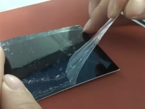 Without liquid, how to clean oca and polarizer residual glue?